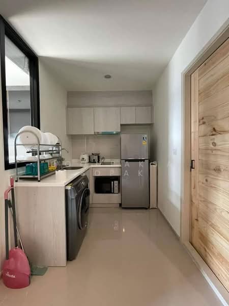 Life Asoke, Bangkok, Asoke-Dindang Road, Bang Kapi, Huai Khwang, Bangkok, 2 Bedrooms, 35 sqm, Condo For Rent, by Boonraksa Sopak, 500430803 - DDproperty.com