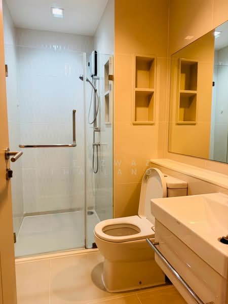 Life Asoke, Bangkok, Asoke-Dindang Road, Bang Kapi, Huai Khwang, Bangkok, 1 Bedroom, 40 sqm, Condo For Sale, by Fazwaz (Thailand) Co., Ltd., 500430862 - DDproperty.com