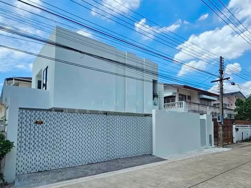 3-BR House, Bangkok, Lat Phrao, Bangkok, 3 Bedrooms, 200 sqm, Single Detached House For Sale, by Pemika Aukkaraleekul, 500430996 - DDproperty.com
