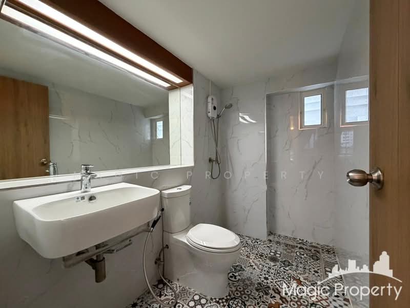 Thonglor Tower, Bangkok, Soi Thonglor, Sukhumvit 55 Road, Khlongtoei Nua, Watthana, Bangkok, 3 Bedrooms, 100 sqm, Condo For Rent, by Magic Property, 500431009 - DDproperty.com