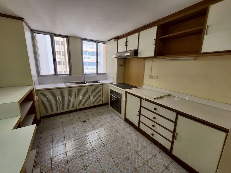 Tai Ping Towers, Bangkok, 582 Soi Sukhumvit 63, Khlong Tan Nua, Watthana, Bangkok, 4 Bedrooms, 252 sqm, Condo For Rent, by Boonraksa Sopak, 500431092 - DDproperty.com