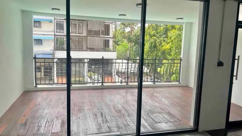 For Sale / Rent | Renovated 4.5-Storey Home Office | Sukhumvit 62, Near BTS Bang Chak(SPSMG84), Bangkok, สุขุมวิท62, Bang Chak, Phra Khanong, Bangkok, 1 Bedroom, 420 sqm, Townhouse For Sale, by Khun Ming, 500431142 - DDproperty.com