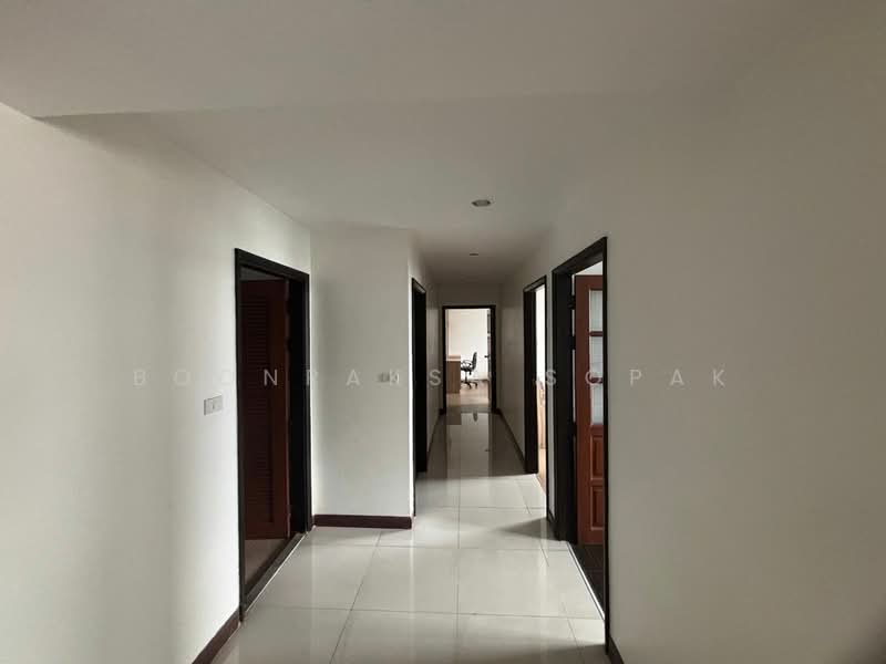 Royal Castle Sukhumvit, Bangkok, 30 Soi Sukhumvit 39, Khlongtoei Nua, Watthana, Bangkok, 3 Bedrooms, 133 sqm, Condo For Rent, by Boonraksa Sopak, 500431159 - DDproperty.com