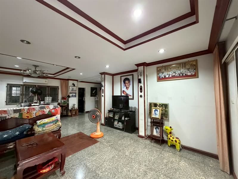 Royal Park Ville Suwinthawong, Bangkok, Suwinthawong Road, Lam Phak Chi, Nong Chok, Bangkok, 3 Bedrooms, 250 sqm, Single Detached House For Sale, by คุณ เอมิกา เทพบุรี (เดียร์), 500431214 - DDproperty.com