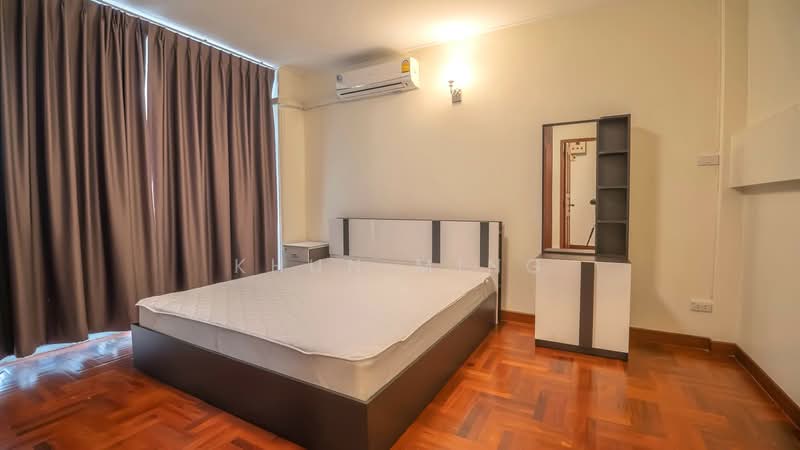 4-Storey Townhouse for Rent | Ekkamai Villa (Between Ekkamai Soi 26 & 28) (SPSMG85), Bangkok, สุขุมวิท63, Khlong Tan Nua, Watthana, Bangkok, 5 Bedrooms, 350 sqm, Townhouse For Rent, by Khun Ming, 500431242 - DDproperty.com