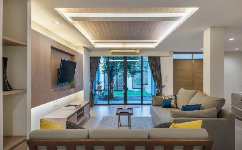 House for rent, Bangkok, Khlong Tan Nua, Watthana, Bangkok, 3 Bedrooms, 240 sqm, Townhouse For Rent, by Ratsarin Sirinipaspong, 500431265 - DDproperty.com