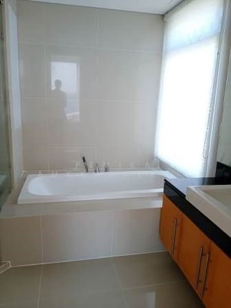 Fullerton Sukhumvit, Bangkok, Sukhumvit Road, Khlong Tan Nua, Watthana, Bangkok, 3 Bedrooms, 153 sqm, Condo For Sale, by Pemika Aukkaraleekul, 500431277 - DDproperty.com