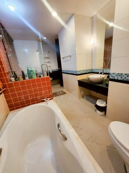Citi Smart Sukhumvit 18, Bangkok, 366 Soi Sukhumvit 18, Sukhumvit Road, Khlong Toei, Bangkok, 3 Bedrooms, 123 sqm, Condo For Sale, by Pemika Aukkaraleekul, 500431296 - DDproperty.com