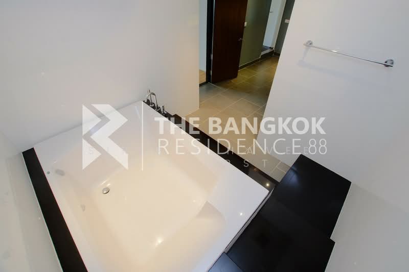 The Lakes, Bangkok, 123 Ratchadaphisek Road, Khlong Toei, Bangkok, 2 Bedrooms, 176 sqm, Condo For Sale, by Sirirut Havee Akehurst, 500431312 - DDproperty.com