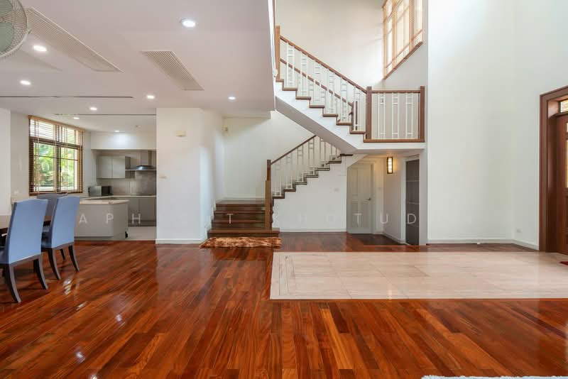 Baan Sansiri Sukhumvit 67, Bangkok, 32 Soi Sukhumvit 67, Phra Kanong Nua, Watthana, Bangkok, 4 Bedrooms, 490 sqm, Single Detached House For Rent, by Aphisit Khotudon, 500431322 - DDproperty.com
