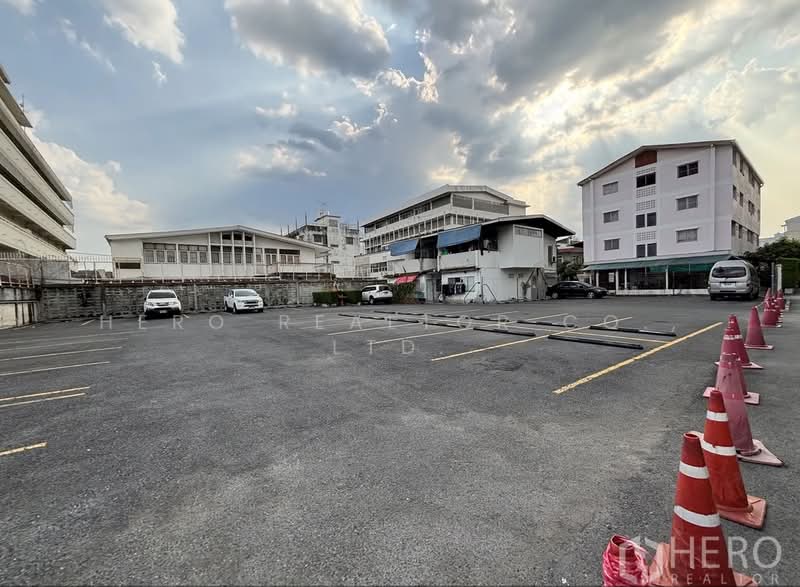 Land 300 sq.w. in Chan Rd, Sathon Thung Wat Don, Bangkok HRE01097, Bangkok, Thung Wat Don, Sathon, Bangkok, , 1,200 sqm, Land For Rent, by Hero Realtor Co., Ltd., 500431583 - DDproperty.com