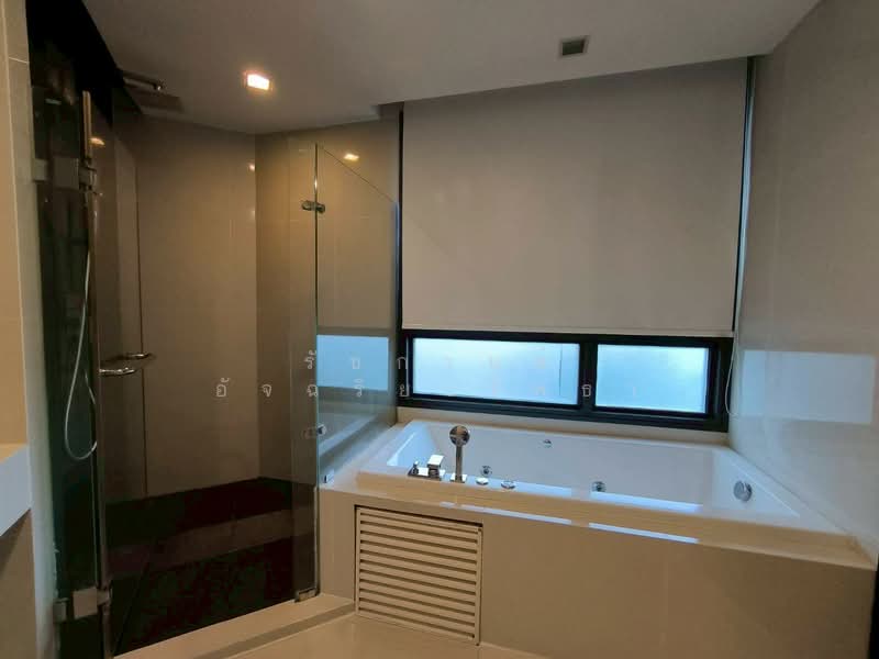 Rhythm Sukhumvit 44/1, Bangkok, Sukhumvit Road, Phra Kanong, Khlong Toei, Bangkok, 2 Bedrooms, 69 sqm, Condo For Rent, by รัชกานต์ อัจฉริยะโพธา, 500431621 - DDproperty.com