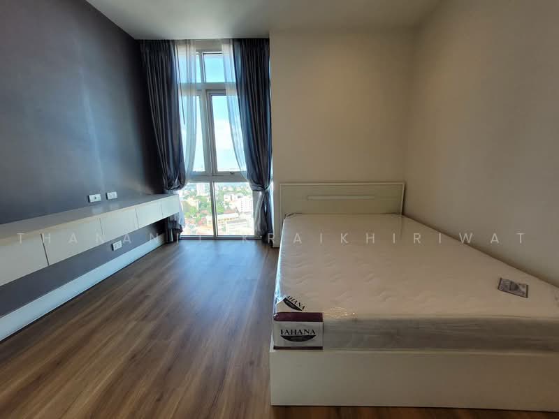 Nusasiri Grand, Bangkok, Soi Sukhumvit 42, Phra Kanong, Khlong Toei, Bangkok, 3 Bedrooms, 136 sqm, Condo For Rent, by Thananit Kraikhiriwat, 500431640 - DDproperty.com