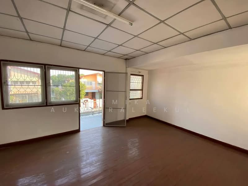 undefined, Bangkok, Lat Phrao, Bangkok, 4 Bedrooms, 600 sqm, Single Detached House For Sale, by Pemika Aukkaraleekul, 500431646 - DDproperty.com