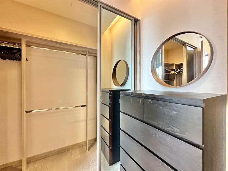 The Esse Asoke, Bangkok, 333 Soi Sukhumvit 21, Sukhumvit Road, Khlongtoei Nua, Watthana, Bangkok, 2 Bedrooms, 74 sqm, Condo For Sale, by Bangkok Residential, 500431654 - DDproperty.com