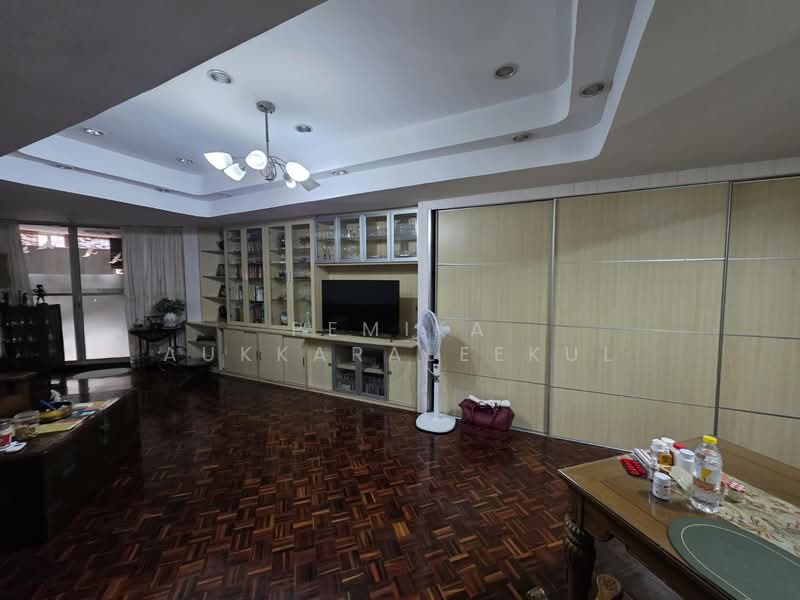 Tai Ping Towers, Bangkok, 582 Soi Sukhumvit 63, Khlong Tan Nua, Watthana, Bangkok, 4 Bedrooms, 231 sqm, Condo For Sale, by Pemika Aukkaraleekul, 500431655 - DDproperty.com