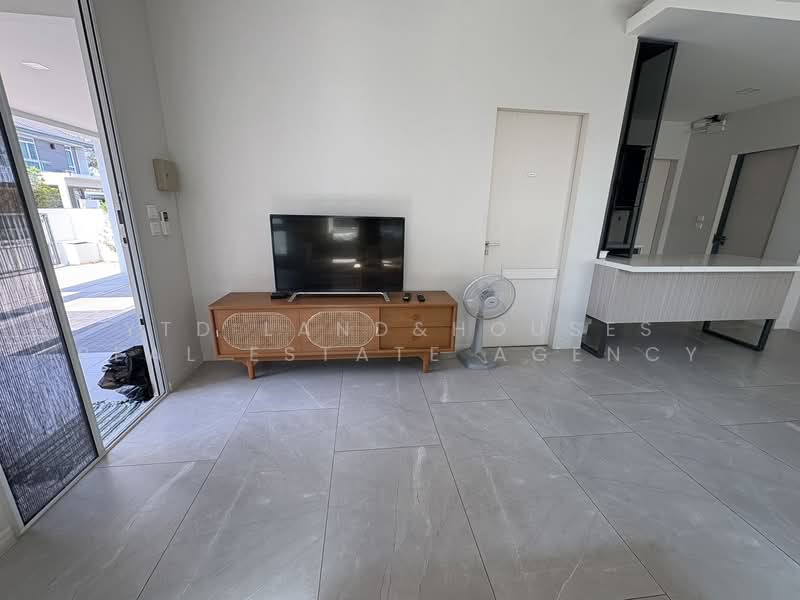 Mantana Bangna-Wongwaen, Bangkok, Soi Ramkhamhaeng 2, Dok Mai, Prawet, Bangkok, 4 Bedrooms, 222 sqm, Single Detached House For Rent, by YTD Land&houses Real Estate Agency, 500431659 - DDproperty.com