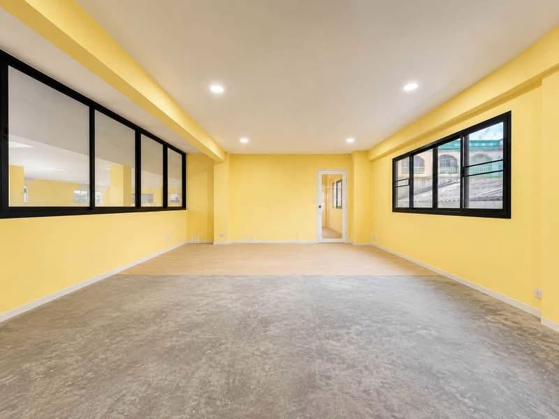 Commercial Building for Rent on Romklao Road (SPSJP517), Bangkok, ร่มเกล้า 52, Khlong Sam Prawet, Lat Krabang, Bangkok, , 1,250 sqm, Shophouse For Rent, by Khun Jane, 500431752 - DDproperty.com