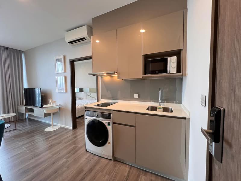 Whizdom Essence, Bangkok, 5 Piyabutr 1 Alley, Bang Chak, Phra Khanong, Bangkok, 1 Bedroom, 34 sqm, Condo For Rent, by Sophia Leung, 500431955 - DDproperty.com