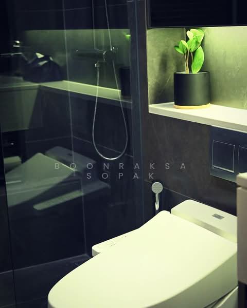 The Esse at Singha Complex : ดิ เอส แอท สิงห์ คอมเพล็กซ์, กรุงเทพ, 1788 ถนนเพชรบุรีตัดใหม่, คลองเตยเหนือ, วัฒนา, กรุงเทพ, 48 ตร.ม., คอนโด ให้เช่า, โดย Boonraksa Sopak, 500431994 - DDproperty.com