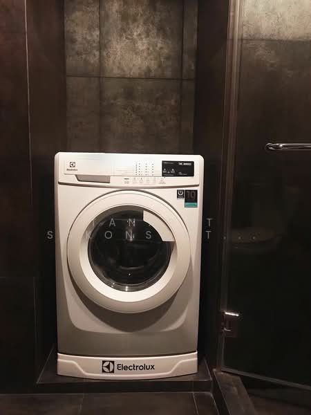 Voque Sukhumvit 16, Bangkok, Soi Sukhumvit 16, Khlong Toei, Bangkok, 1 Bedroom, 50 sqm, Condo For Rent, by Tanapat Sakonsontised, 500432079 - DDproperty.com