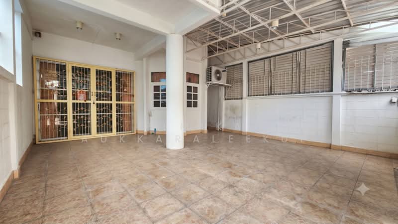 undefined, Bangkok, Bang Pong Pang, Yan Nawa, Bangkok, 3 Bedrooms, 200 sqm, Townhouse For Sale, by Pemika Aukkaraleekul, 500432122 - DDproperty.com