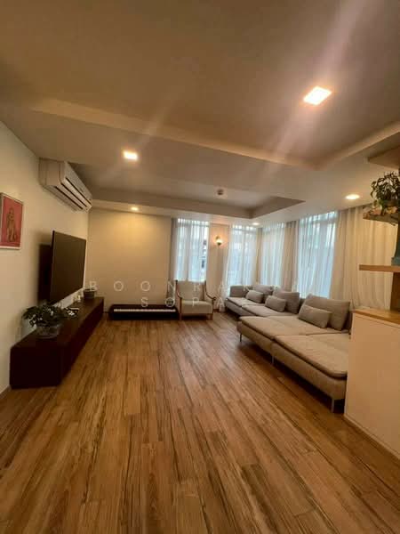 Maestro 01 Sathorn-Yenakat, Bangkok, 14 Yen Akat Road, Thung Maha Mek, Sathon, Bangkok, 3 Bedrooms, 138 sqm, Condo For Rent, by Boonraksa Sopak, 500432206 - DDproperty.com
