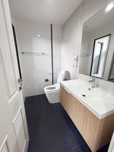 Passorn Prestige Bangna-Suvarnabhumi, Samut Prakan, King Kaew Road, Rachathewa, Bang Plee, Samut Prakan, 5 Bedrooms, 250 sqm, Single Detached House For Rent, by Banklionaire BLN ASSET, 500432212 - DDproperty.com