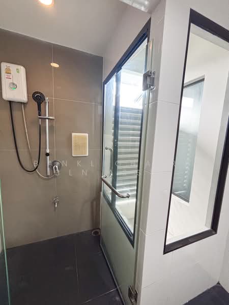 Passorn Prestige Bangna-Suvarnabhumi, Samut Prakan, King Kaew Road, Rachathewa, Bang Plee, Samut Prakan, 5 Bedrooms, 250 sqm, Single Detached House For Rent, by Banklionaire BLN ASSET, 500432212 - DDproperty.com