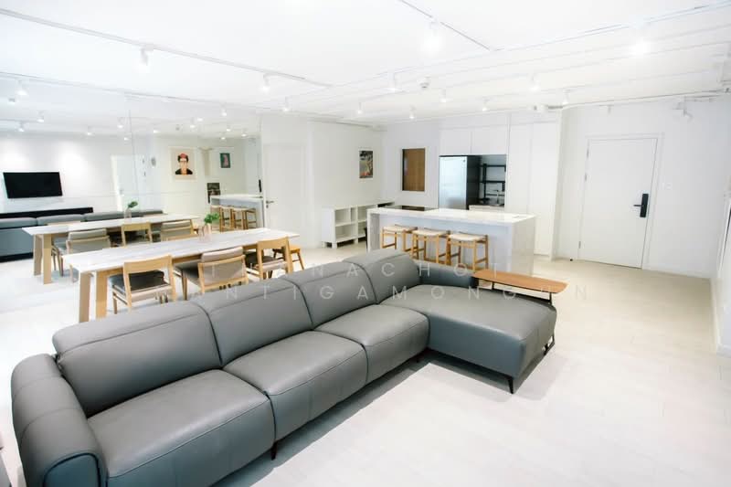 Navin Court, Bangkok, 63 Soi Ruamrudee 3, Lumphini, Pathum Wan, Bangkok, 2 Bedrooms, 123 sqm, Condo For Sale, by Thanachot Khantigamongun, 500432302 - DDproperty.com