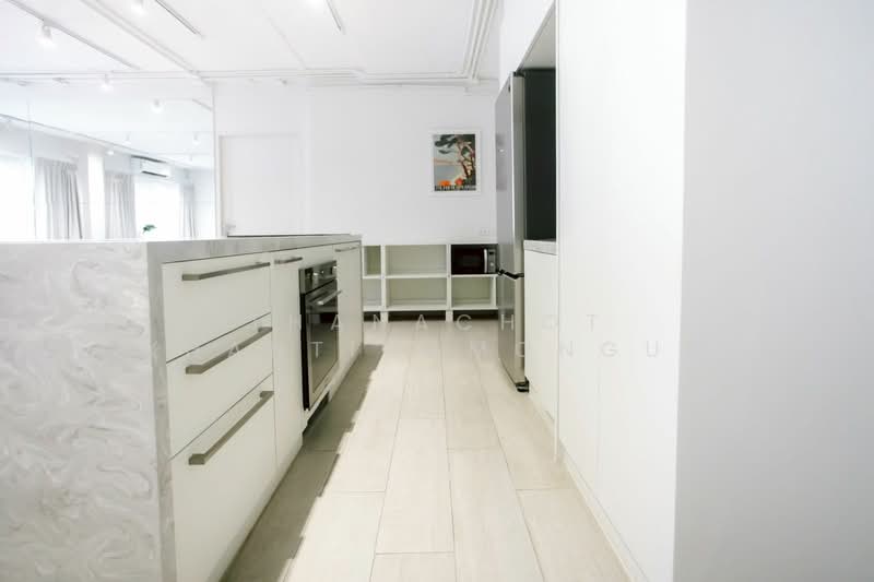 Navin Court, Bangkok, 63 Soi Ruamrudee 3, Lumphini, Pathum Wan, Bangkok, 2 Bedrooms, 123 sqm, Condo For Sale, by Thanachot Khantigamongun, 500432302 - DDproperty.com