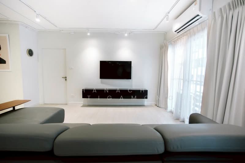 Navin Court, Bangkok, 63 Soi Ruamrudee 3, Lumphini, Pathum Wan, Bangkok, 2 Bedrooms, 123 sqm, Condo For Sale, by Thanachot Khantigamongun, 500432302 - DDproperty.com