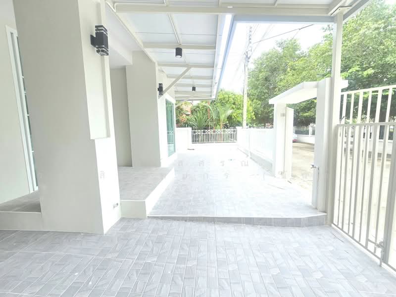 Baan Fah Piyarom - Lumlukka Klong 6, Pathum Thani, Lam Luk Ka Road, Khlong 6 (Exit), Bung Kham Proi, Lam Luk Ka, Pathum Thani, 4 Bedrooms, 160 sqm, Semi-Detached House (Twin House) For Sale, by นภัสศรณ์ วงศ์สินไทยกร (นันท์), 500432367 - DDproperty.com