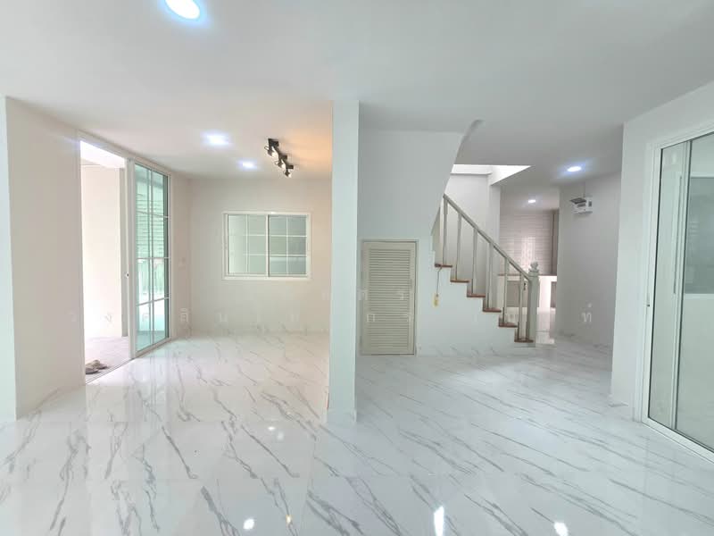 Baan Fah Piyarom - Lumlukka Klong 6, Pathum Thani, Lam Luk Ka Road, Khlong 6 (Exit), Bung Kham Proi, Lam Luk Ka, Pathum Thani, 4 Bedrooms, 160 sqm, Semi-Detached House (Twin House) For Sale, by นภัสศรณ์ วงศ์สินไทยกร (นันท์), 500432367 - DDproperty.com