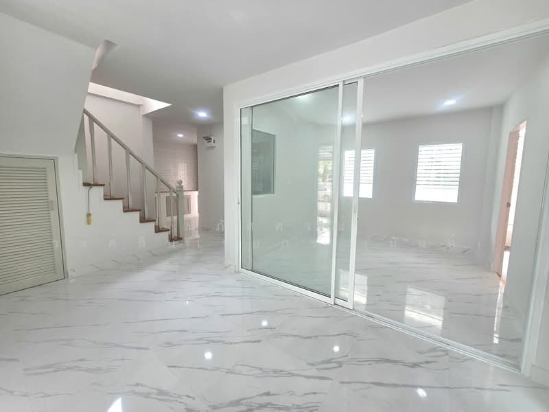 Baan Fah Piyarom - Lumlukka Klong 6, Pathum Thani, Lam Luk Ka Road, Khlong 6 (Exit), Bung Kham Proi, Lam Luk Ka, Pathum Thani, 4 Bedrooms, 160 sqm, Semi-Detached House (Twin House) For Sale, by นภัสศรณ์ วงศ์สินไทยกร (นันท์), 500432367 - DDproperty.com