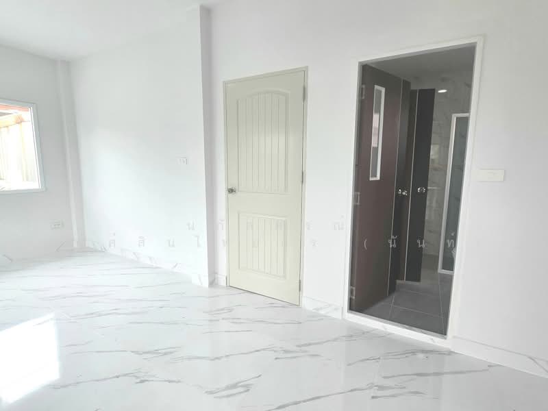 Baan Fah Piyarom - Lumlukka Klong 6, Pathum Thani, Lam Luk Ka Road, Khlong 6 (Exit), Bung Kham Proi, Lam Luk Ka, Pathum Thani, 4 Bedrooms, 160 sqm, Semi-Detached House (Twin House) For Sale, by นภัสศรณ์ วงศ์สินไทยกร (นันท์), 500432367 - DDproperty.com