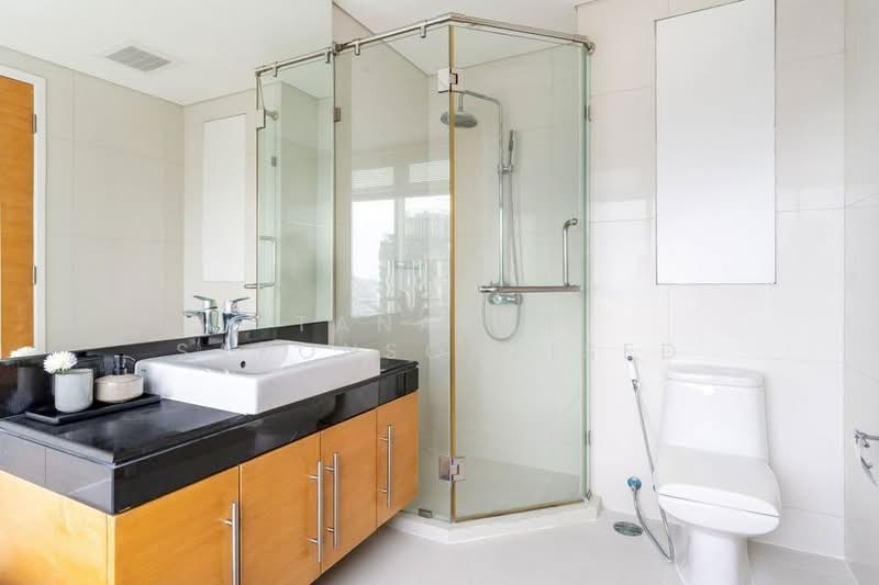 Fullerton Sukhumvit, Bangkok, Sukhumvit Road, Khlong Tan Nua, Watthana, Bangkok, 2 Bedrooms, 105 sqm, Condo For Rent, by Tanapat Sakonsontised, 500432371 - DDproperty.com