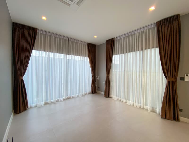 Grand Bangkok Boulevard Krungthepkritha : แกรนด์ บางกอก บูเลอวาร์ด กรุงเทพกรีฑา, กรุงเทพ, ถนน ศรีนครินทร์-ร่มเกล้า, คลองสามประเวศ, ลาดกระบัง, กรุงเทพ, 447 ตร.ม., บ้านเดี่ยว ให้เช่า, โดย Princeton Estate Co.,Ltd., 500432388 - DDproperty.com