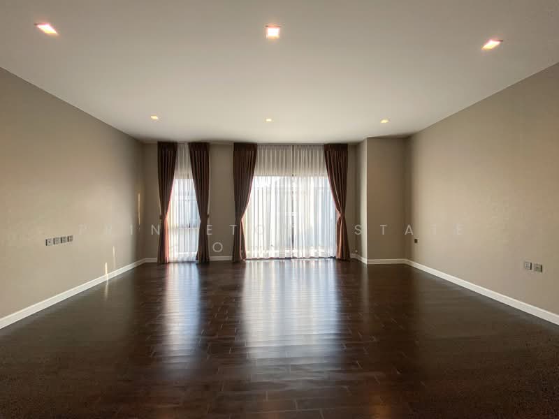 Grand Bangkok Boulevard Krungthepkritha, Bangkok, Srinakarin-Romklao Road, Khlong Sam Prawet, Lat Krabang, Bangkok, 4 Bedrooms, 447 sqm, Single Detached House For Rent, by Princeton Estate Co.,Ltd., 500432388 - DDproperty.com