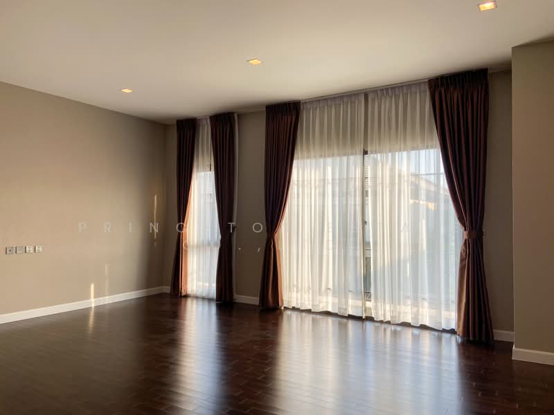 Grand Bangkok Boulevard Krungthepkritha : แกรนด์ บางกอก บูเลอวาร์ด กรุงเทพกรีฑา, กรุงเทพ, ถนน ศรีนครินทร์-ร่มเกล้า, คลองสามประเวศ, ลาดกระบัง, กรุงเทพ, 447 ตร.ม., บ้านเดี่ยว ให้เช่า, โดย Princeton Estate Co.,Ltd., 500432388 - DDproperty.com