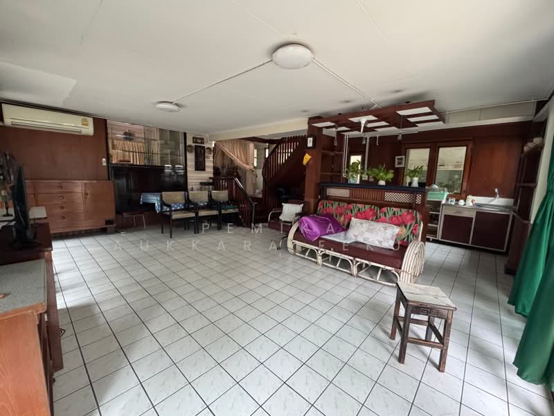4-BR House, Bangkok, Samsen Nai, Phaya Thai, Bangkok, 4 Bedrooms, 400 sqm, Single Detached House For Sale, by Pemika Aukkaraleekul, 500432393 - DDproperty.com