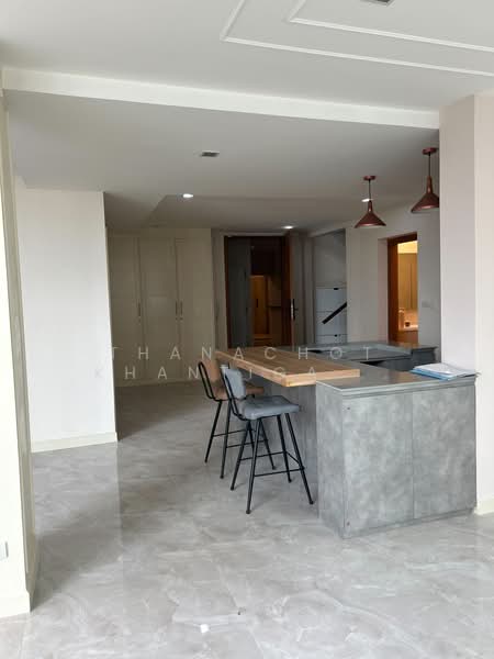 The Emporio Place, Bangkok, 93 Soi Sukhumvit 24, Sukhumvit Road, Khong Tan, Khlong Toei, Bangkok, 2 Bedrooms, 141 sqm, Condo For Rent, by Thanachot Khantigamongun, 500432402 - DDproperty.com