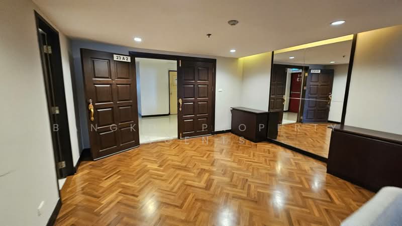 Baan Suanpetch, Bangkok, 18 Soi Sukhumvit 39, Khlong Tan Nua, Watthana, Bangkok, 3 Bedrooms, 265 sqm, Condo For Rent, by BANGKOK PROPERTY AGENTS, 500432508 - DDproperty.com