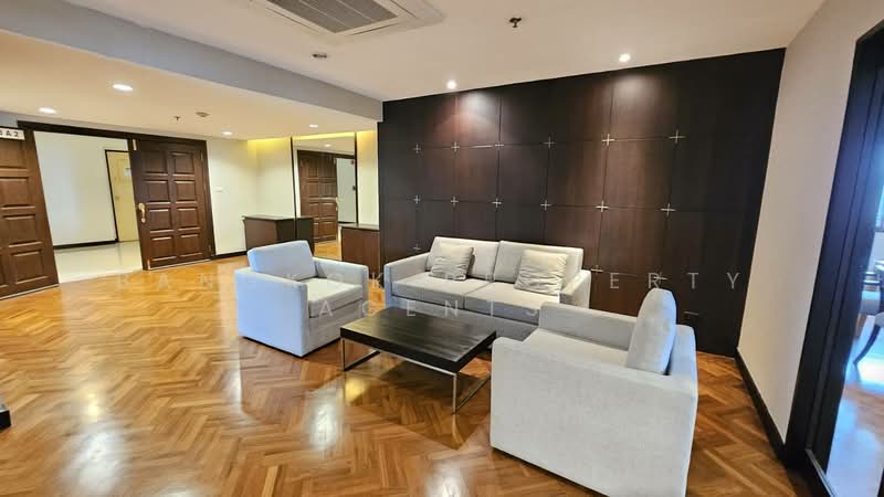 Baan Suanpetch, Bangkok, 18 Soi Sukhumvit 39, Khlong Tan Nua, Watthana, Bangkok, 3 Bedrooms, 265 sqm, Condo For Rent, by BANGKOK PROPERTY AGENTS, 500432508 - DDproperty.com