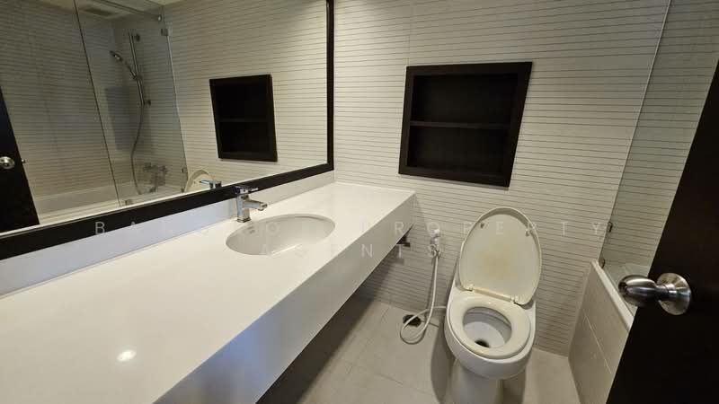 Baan Suanpetch, Bangkok, 18 Soi Sukhumvit 39, Khlong Tan Nua, Watthana, Bangkok, 3 Bedrooms, 265 sqm, Condo For Rent, by BANGKOK PROPERTY AGENTS, 500432508 - DDproperty.com