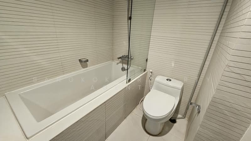 Baan Suanpetch, Bangkok, 18 Soi Sukhumvit 39, Khlong Tan Nua, Watthana, Bangkok, 3 Bedrooms, 265 sqm, Condo For Rent, by BANGKOK PROPERTY AGENTS, 500432508 - DDproperty.com