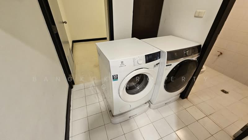 Baan Suanpetch, Bangkok, 18 Soi Sukhumvit 39, Khlong Tan Nua, Watthana, Bangkok, 3 Bedrooms, 265 sqm, Condo For Rent, by BANGKOK PROPERTY AGENTS, 500432508 - DDproperty.com