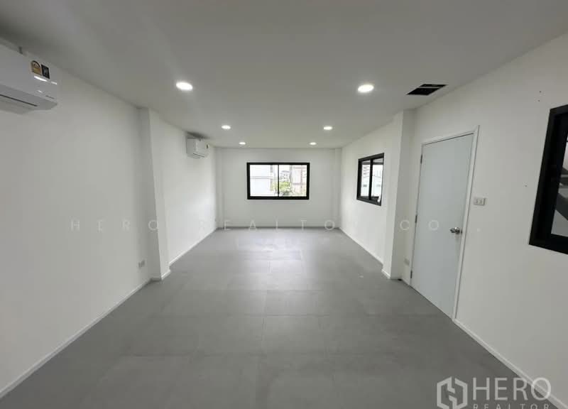 For Sale Home Office 288 sqm in Bang Na Bangkok BRE18730, Bangkok, Bang Na, Bangkok, , 288 sqm, Office Space For Sale, by Hero Realtor Co., Ltd., 500432527 - DDproperty.com
