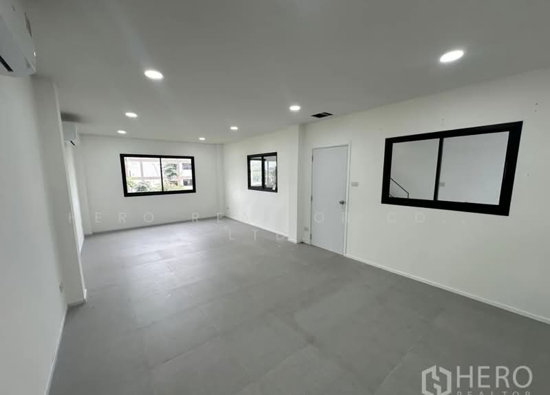 For Sale Home Office 288 sqm in Bang Na Bangkok BRE18730, กรุงเทพ, บางนา, กรุงเทพ, 288 ตร.ม., สำนักงาน ขาย, โดย Hero Realtor Co., Ltd., 500432527 - DDproperty.com