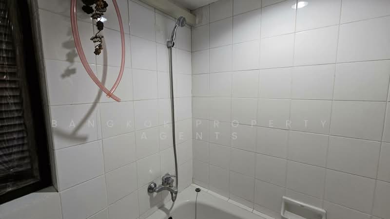 Baan Suanpetch, Bangkok, 18 Soi Sukhumvit 39, Khlong Tan Nua, Watthana, Bangkok, 2 Bedrooms, 135 sqm, Condo For Rent, by BANGKOK PROPERTY AGENTS, 500432543 - DDproperty.com
